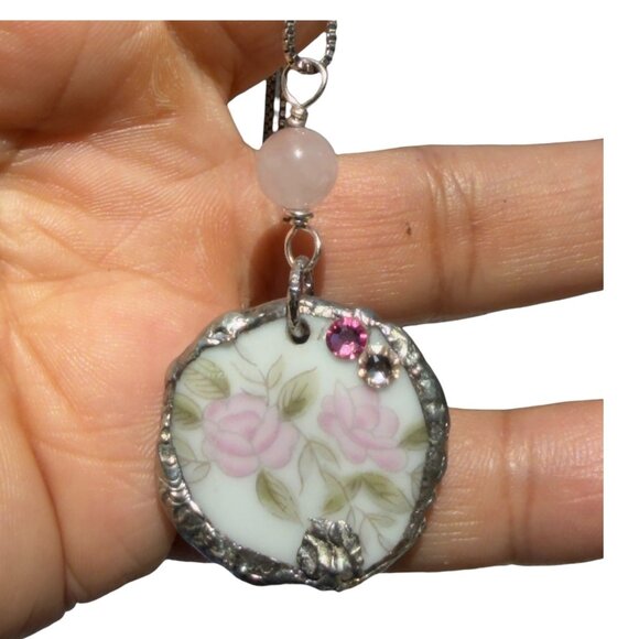 SOLD! Vintage Broken China Floral Pendant - 925 Silver Rose Quartz | Alma Antigu - Picture 10 of 17